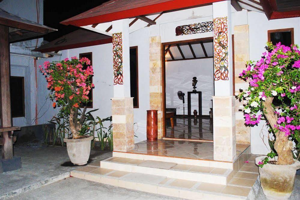 Lombok Beach Villa Mangsit Екстер'єр фото