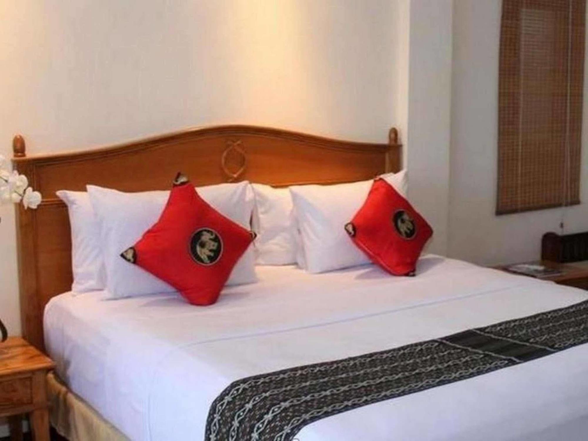 Lombok Beach Villa Mangsit Екстер'єр фото