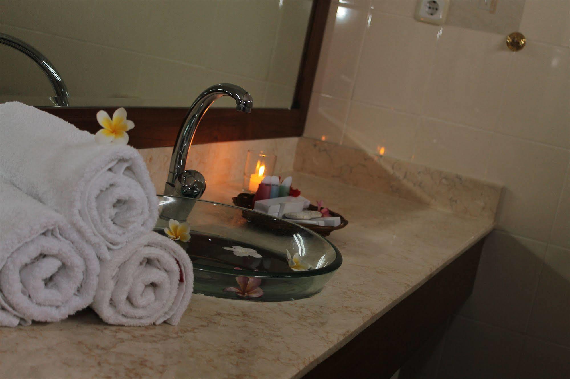 Lombok Beach Villa Mangsit Екстер'єр фото