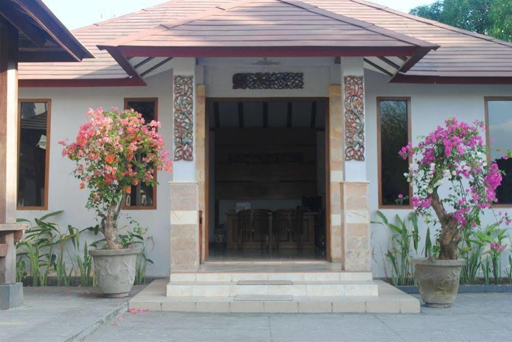 Lombok Beach Villa Mangsit Екстер'єр фото
