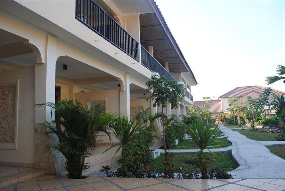 Lombok Beach Villa Mangsit Екстер'єр фото
